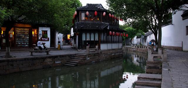 狗子：麻麻！快递停发之前，赶紧把我的粮给囤上~